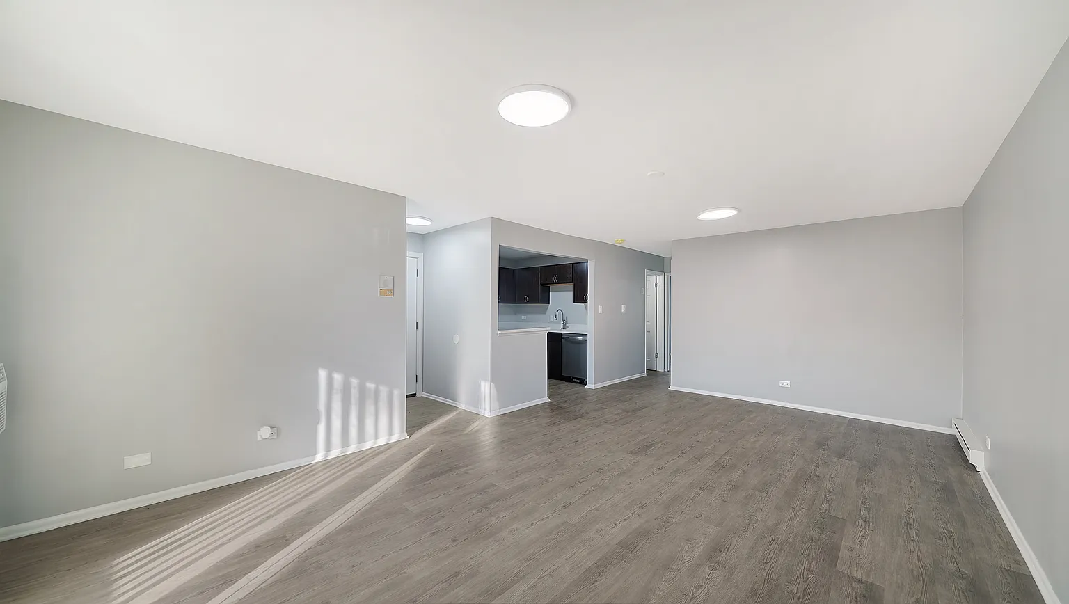 Richton Park — Spacious Living & Dining Area